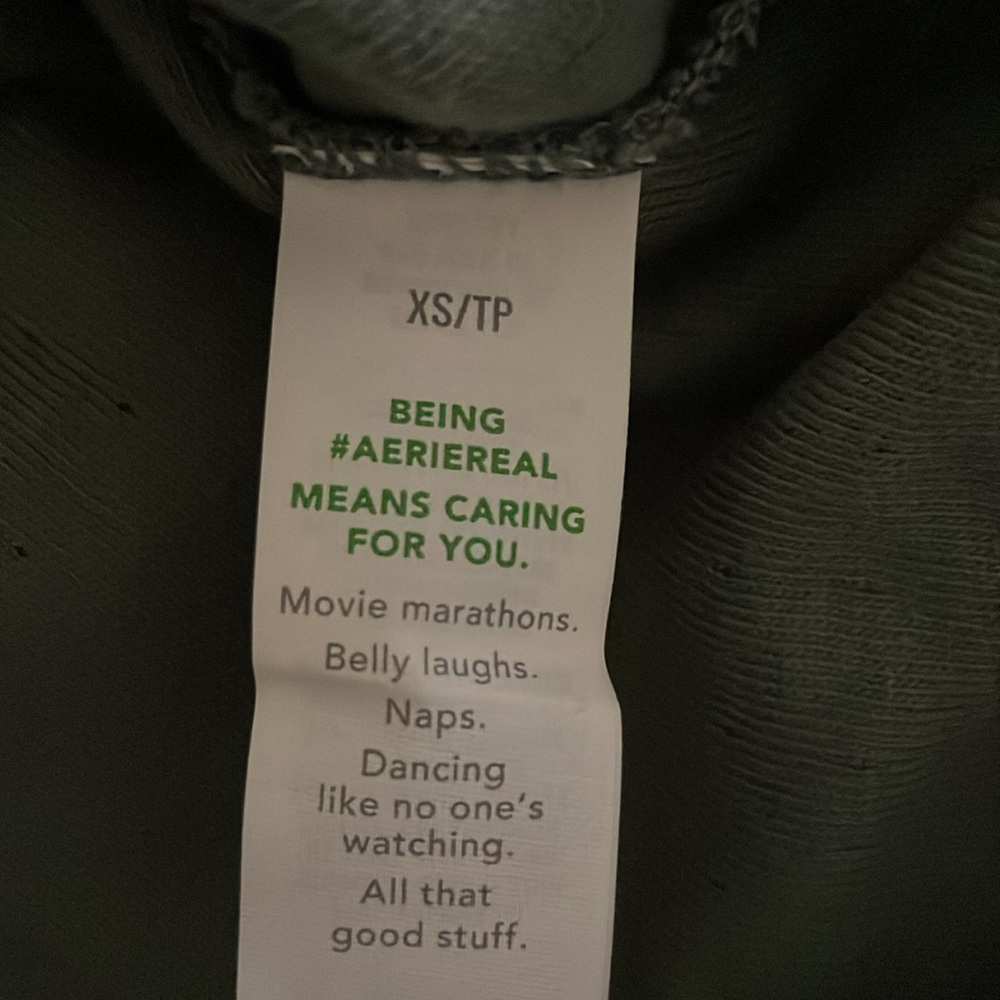 Sz XS Aerie women Green V-Neck Pullover Sweater new has holes in the cuff - Picture 10 of 11